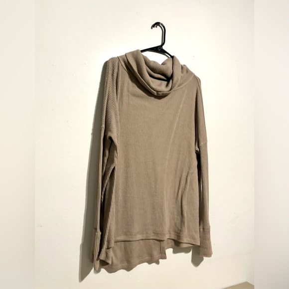 We the Free Juicy Cowl Neck Tan Brown Open Back Sweater Size Small Oversized - Picture 3 of 8